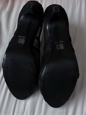 M by Marinelli size 8.5 brand new with original packaging
